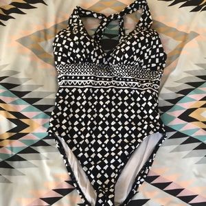 Flattering La Blanca one piece swimsuit size 8